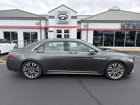 Used 2017 Lincoln Continental Reserve AWD/4WD image 10