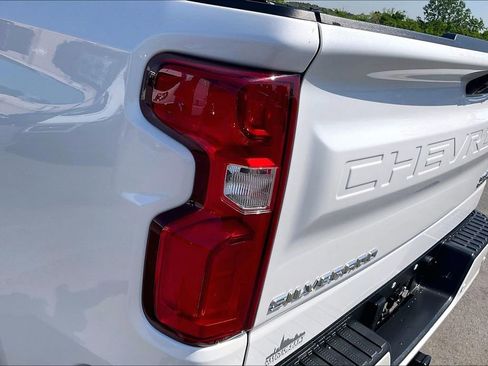 Used 2023 Chevrolet Silverado 1500 High Country w/ High Country Premium Package AWD/4WD image 26