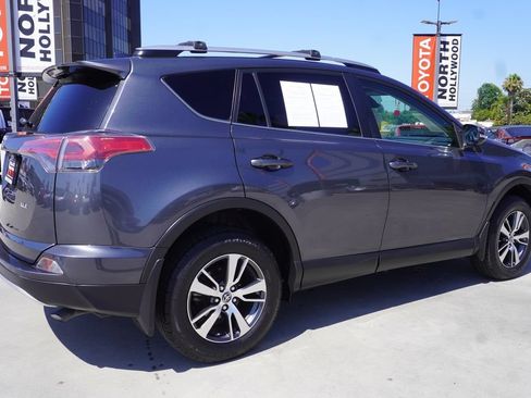 Used 2018 Toyota RAV4 XLE FWD image 7