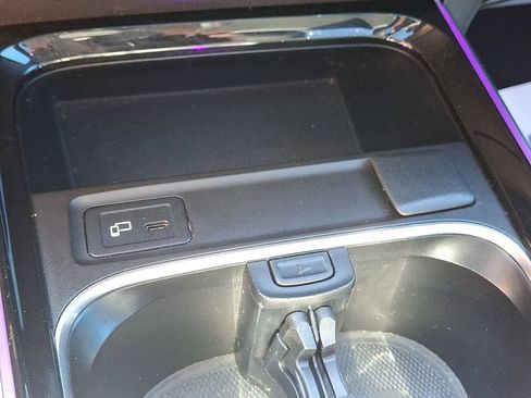 Used 2022 Mercedes-Benz GLB 250 image 25