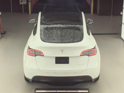 Used 2023 Tesla Model Y Long Range image 9