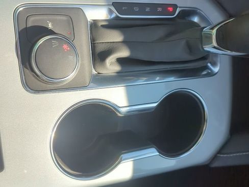 Used 2023 Chevrolet Blazer LT image 32