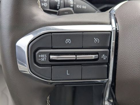 Used 2024 GMC Acadia Denali image 24