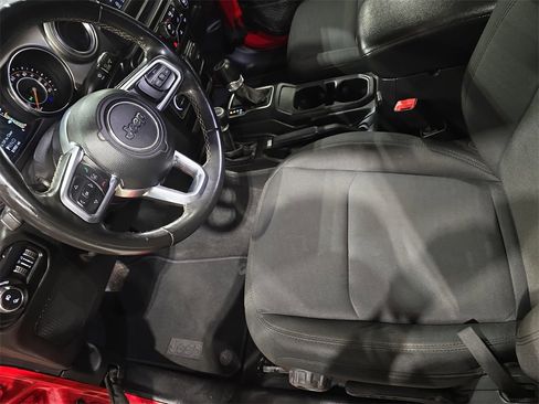 Used 2020 Jeep Gladiator Overland w/ Trailer Tow Package image 17