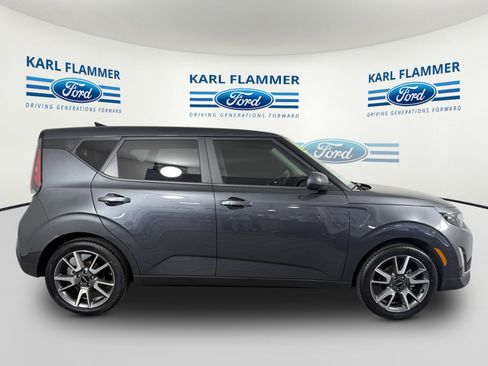 Used 2024 Kia Soul EX w/ Option Group 015 FWD image 2
