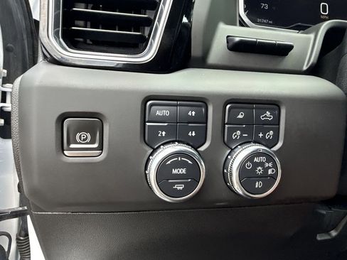 Used 2024 GMC Sierra 2500 Denali Ultimate image 28