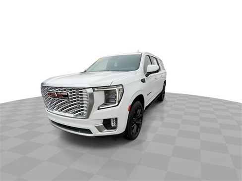 Used 2023 GMC Yukon XL Denali w/ LPO, Floor Liner Package image 4