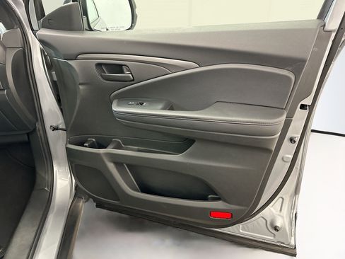 Used 2023 Honda Passport EX-L image 34