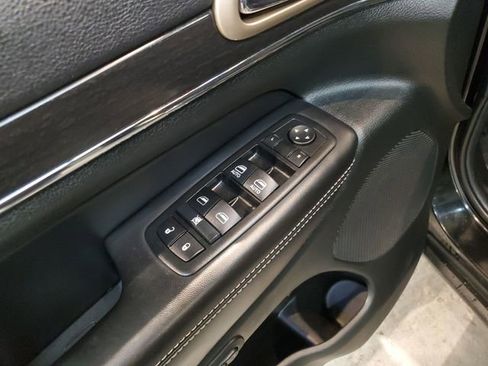 Used 2014 Jeep Grand Cherokee Limited image 12