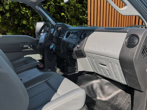Used 2016 Ford F250 XL w/ Power Equipment Group AWD/4WD image 9