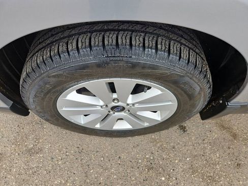 Used 2018 Subaru Outback 2.5i Premium image 11