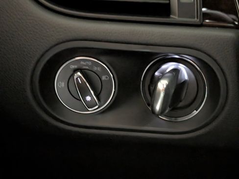 Certified 2025 Porsche Macan image 24