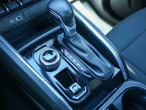 Used 2024 GMC Canyon Elevation image 38