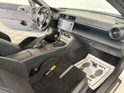 Used 2024 Toyota GR86 Premium RWD image 4