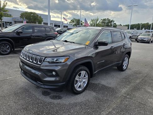 Used 2022 Jeep Compass Latitude AWD/4WD image 4