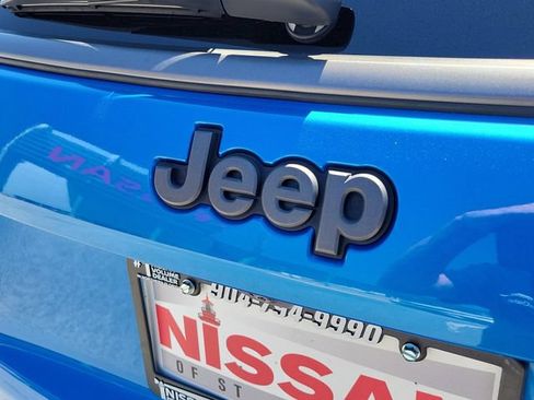 Used 2022 Jeep Compass Trailhawk AWD/4WD image 8