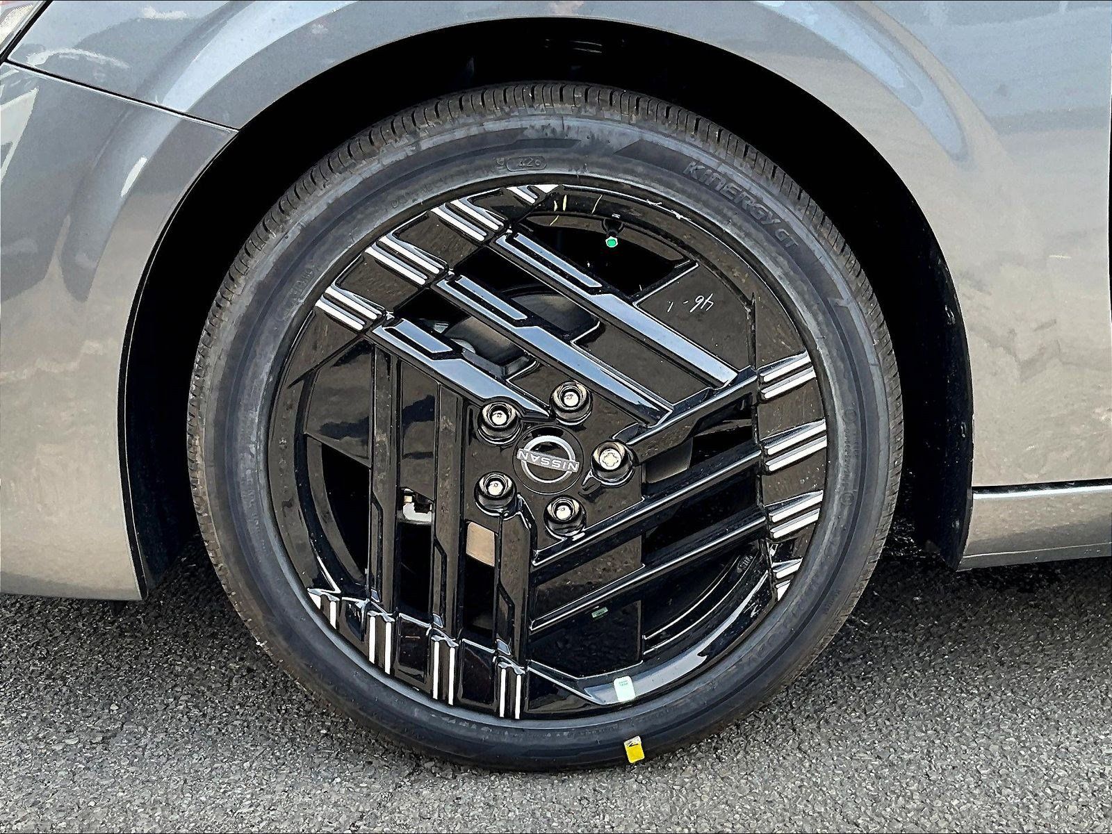 New 2027 Nissan Sentra SR w/ SR Premium Package FWD image 22