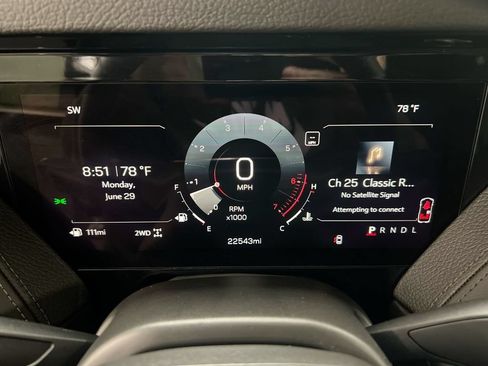 Used 2025 GMC Yukon XL Denali AWD/4WD image 12