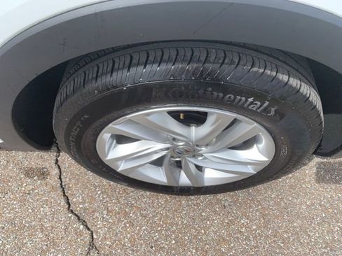 Used 2025 Buick Envista Preferred image 9