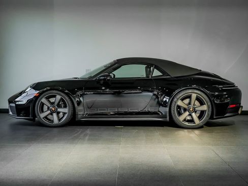 Used 2026 Porsche 911 Carrera GTS RWD image 2
