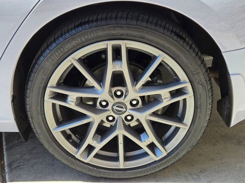 Used 2024 Nissan Altima 2.0 SR FWD image 10