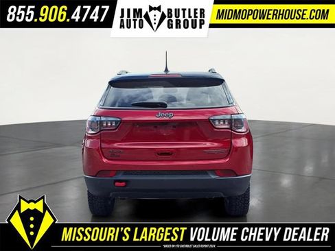 Used 2025 Jeep Compass Trailhawk AWD/4WD image 4
