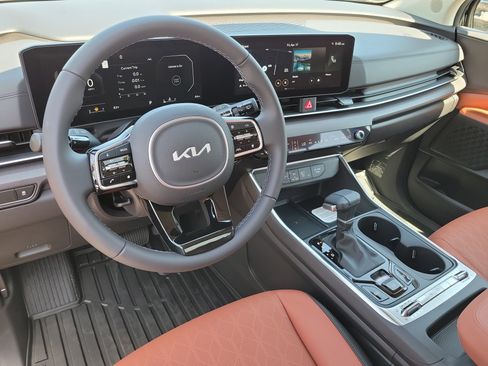 New 2026 Kia Carnival SX FWD image 2