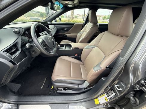 Used 2025 Lexus ES 350 w/ Premium Package image 30