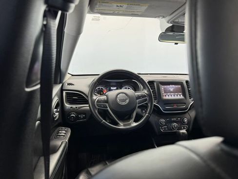 Used 2019 Jeep Cherokee Latitude Plus image 37