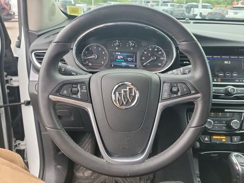 Used 2022 Buick Encore Preferred AWD/4WD image 18