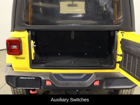 Used 2019 Jeep Wrangler Rubicon w/ LED Lighting Group AWD/4WD image 16