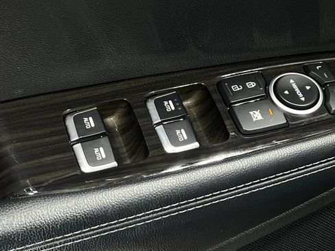 Used 2019 Kia Sorento EX w/ EX Touring Package AWD/4WD image 17