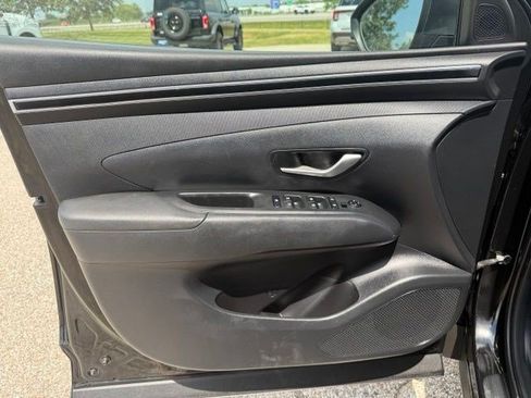 Used 2022 Hyundai Tucson SEL w/ Cargo Package AWD/4WD image 11