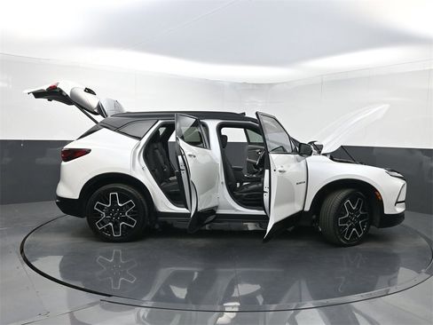 Used 2023 Chevrolet Blazer RS w/ Driver Confidence II Package image 39