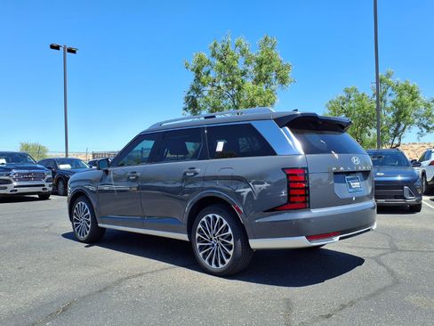 New 2026 Hyundai Palisade Calligraphy FWD image 4