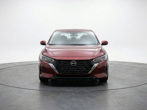 Used 2025 Nissan Sentra SV image 2