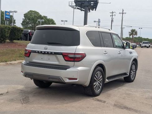 Used 2024 Nissan Armada SL w/ Captain's Chairs Package RWD image 3