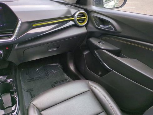 Used 2025 Chevrolet Trax ACTIV w/ Driver Confidence Package FWD image 17