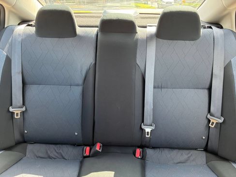 Used 2025 Nissan Versa SV FWD image 31