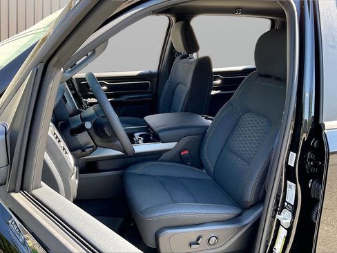 New 2026 RAM 1500 Big Horn AWD/4WD image 17