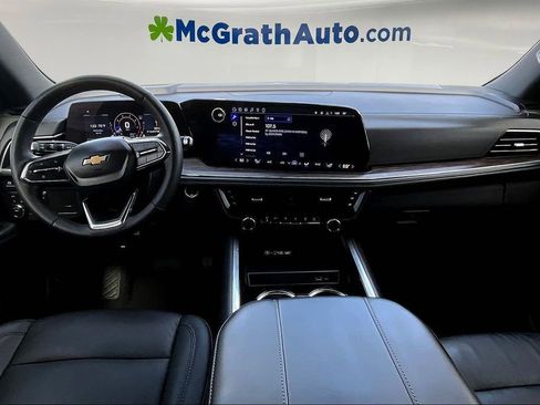 Used 2025 Chevrolet Suburban LT w/ Comfort Package AWD/4WD image 7