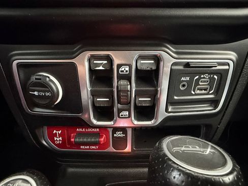 Used 2021 Jeep Gladiator Mojave AWD/4WD image 26