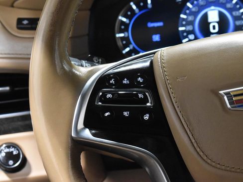 Used 2019 Cadillac Escalade Platinum image 9