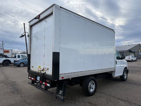 Used 2018 Chevrolet Express 3500 image 8