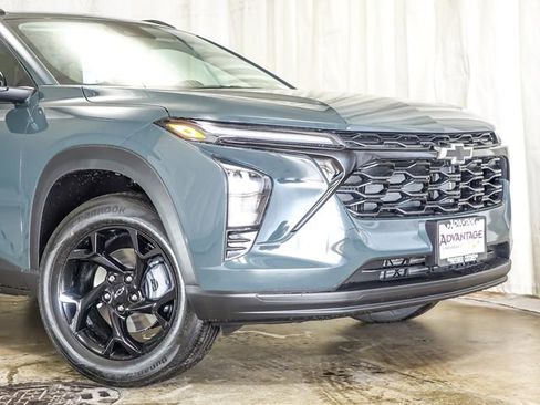 New 2026 Chevrolet Trax LT FWD image 3