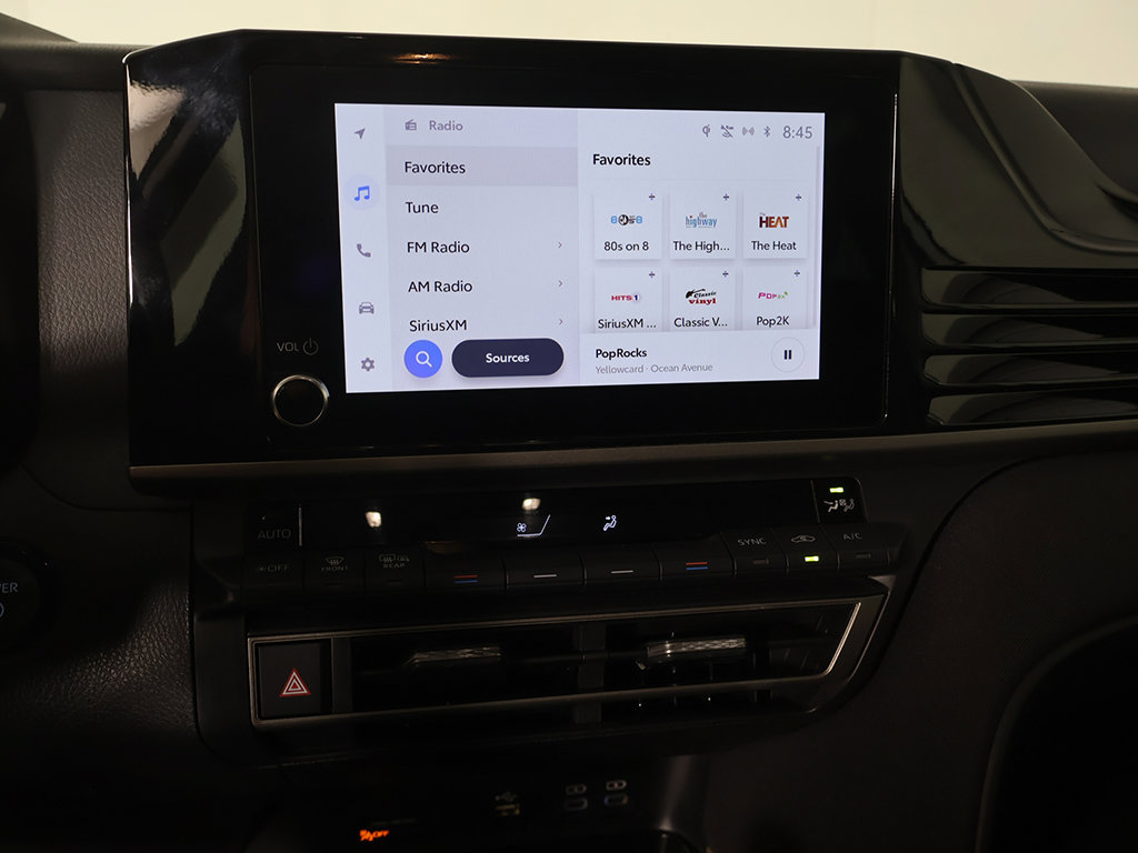 Used 2025 Toyota Camry LE FWD image 39