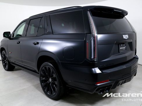 Used 2026 Cadillac Escalade V w/ LPO, ONYX Package AWD/4WD image 6