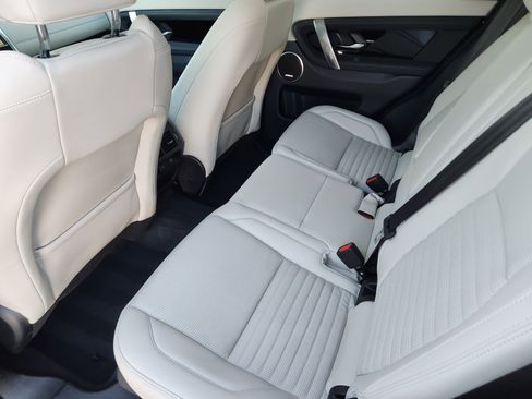 Certified 2023 Land Rover Discovery Sport SE image 31