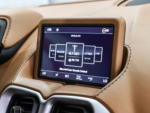 Used 2020 Aston Martin V8 Vantage Coupe RWD image 14