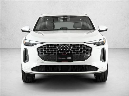 Certified 2025 Audi Q5 Premium w/ Convenience Package AWD/4WD image 2